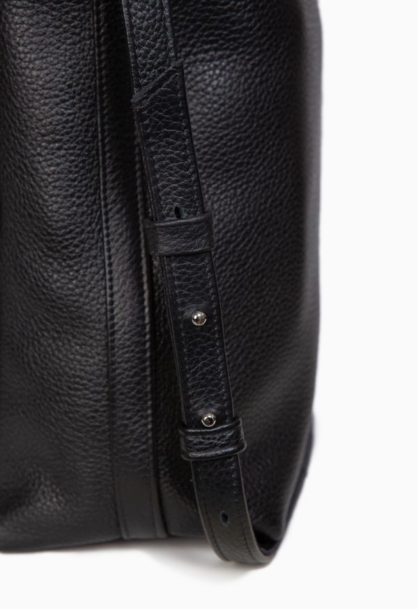 pocket shopper black details